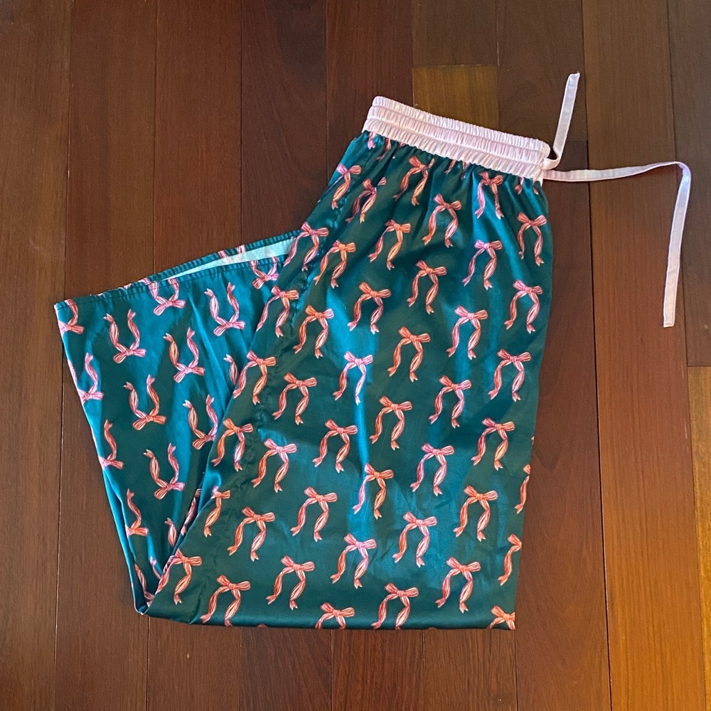 Vestique Green Pajama Pants with Pink Bow Pattern